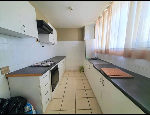2 BEDROOM APARTMENT TO LET IN TOWNSEND ESTATE